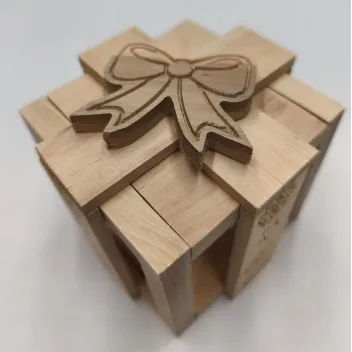 Caja de regalo de madera &ndash; Comedero artesanal de heno para conejos - Bun Box Society