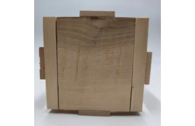 Scatola regalo in legno &ndash; Mangiatoia artigianale per conigli - Bun Box Society