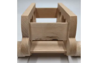 Holz-Heuraufe in Form eines kleinen Autos f&uuml;r Kaninchen | Bun Box Society