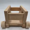 Holz-Heuraufe in Form eines kleinen Autos f&uuml;r Kaninchen | Bun Box Society