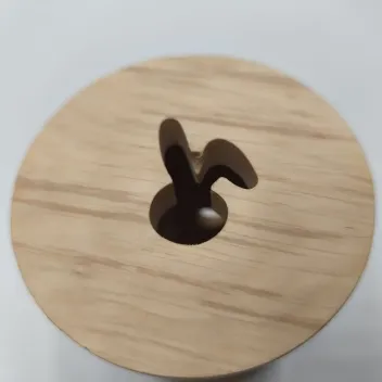 Juguete de Madera para Conejos &ndash; Distribuidor de Golosinas | Bun Box Society