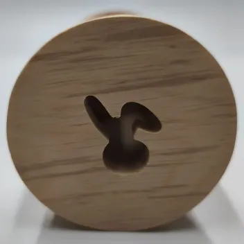 Juguete de Madera para Conejos &ndash; Distribuidor de Golosinas | Bun Box Society