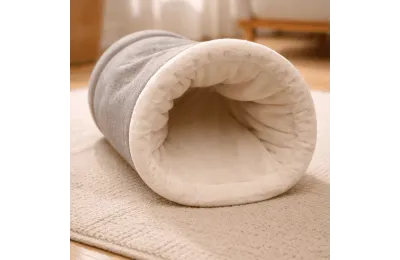 Cosy Tunnel for Rabbits &ndash; Soft Fabric Tunnel for Hiding and Resting - Bubimex