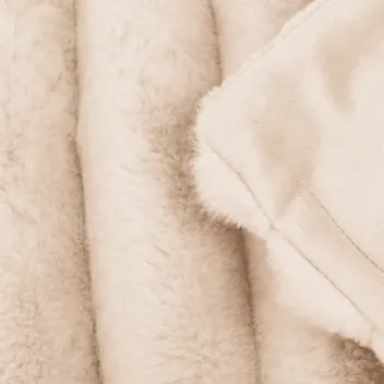 Soft blanket for dogs and cats &ndash; faux fur effect &ndash; cream or taupe - Scruffs