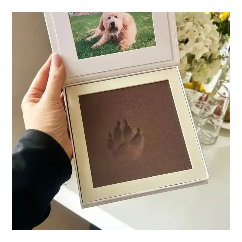 Herinneringskader met pootafdruk voor honden