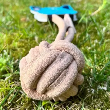 Balle en su&egrave;de naturel avec corde pour chien - Funny Zoo