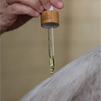 S&eacute;rum nourrissant pour crins de cheval &ndash; soin naturel brillance et r&eacute;paration
